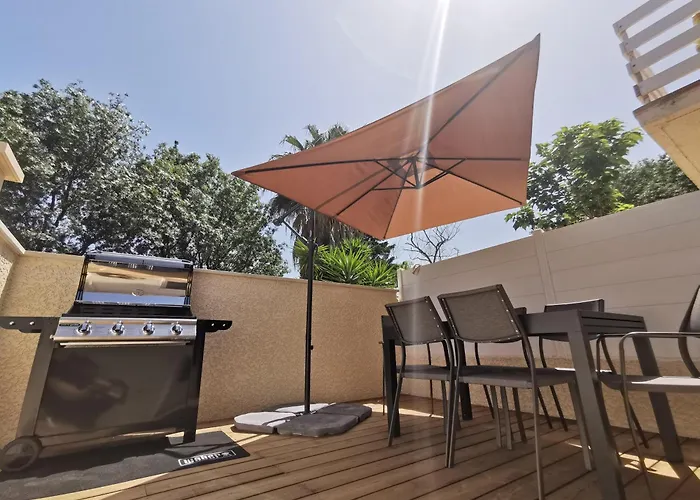 Maison Renovee A *